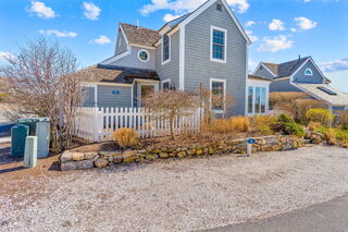Photo of real estate for sale located at 4 Vineyard View Lane Mashpee, MA 02649