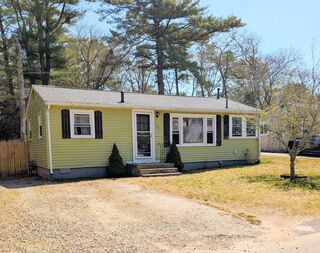 Photo of 115 Lake Avenue East Wareham, MA 02538