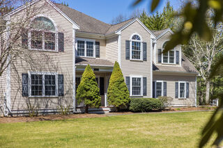 Photo of real estate for sale located at 66 Frog Pond Close Mashpee, MA 02649