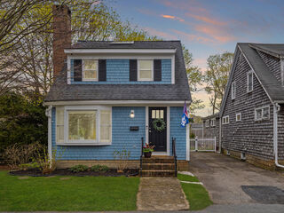 Photo of real estate for sale located at 17 Edwards Road Hyannis, MA 02601