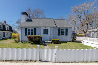 Photo of 9 Pearl Street Mattapoisett, MA 02739