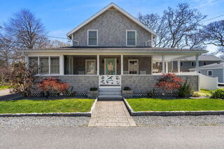 Photo of real estate for sale located at 7 Hawthorne Court Falmouth, MA 02540