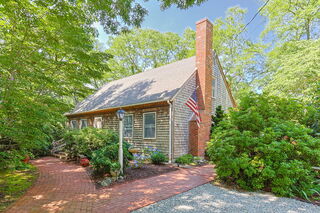 Photo of real estate for sale located at 10 Bradford Lane Eastham, MA 02642