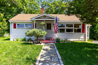 Photo of 18 Seaview Road Sagamore Beach, MA 02562