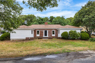 Photo of 100 Arbor Way Hyannis, MA 02601