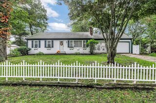 Photo of real estate for sale located at 9 Lower Brook Road South Yarmouth, MA 02664